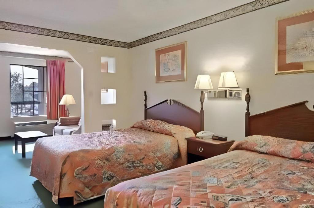 Days Inn & Suites By Wyndham Fort Valley Екстер'єр фото