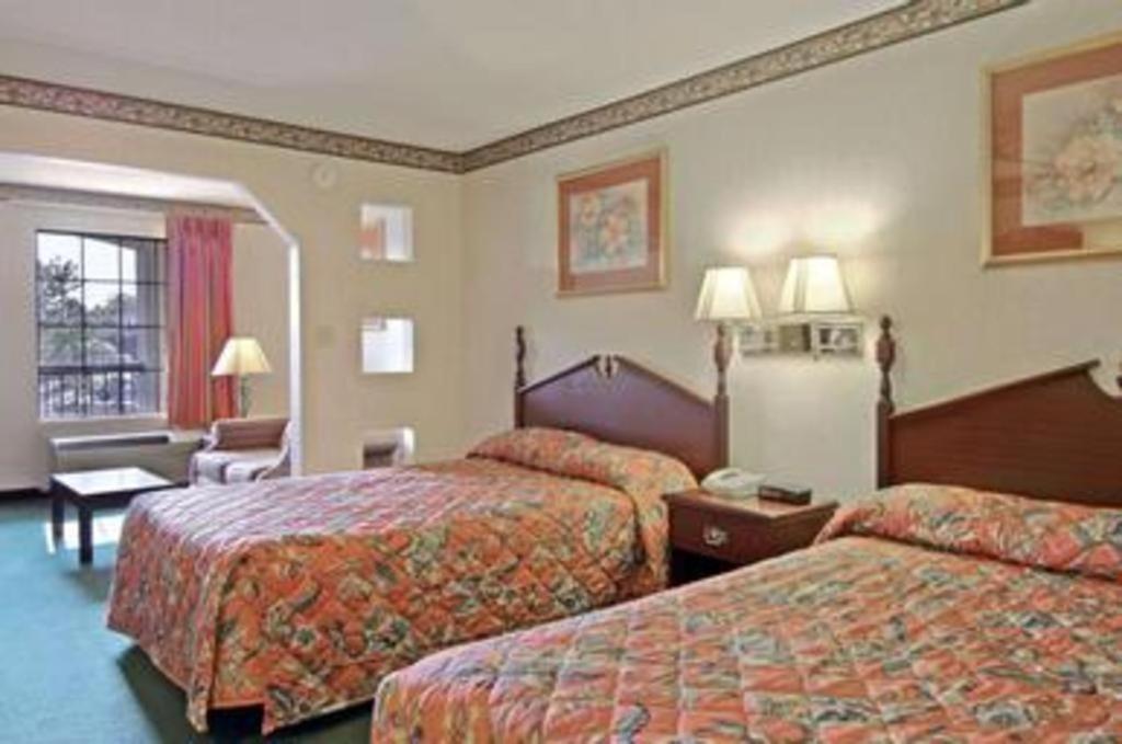 Days Inn & Suites By Wyndham Fort Valley Екстер'єр фото