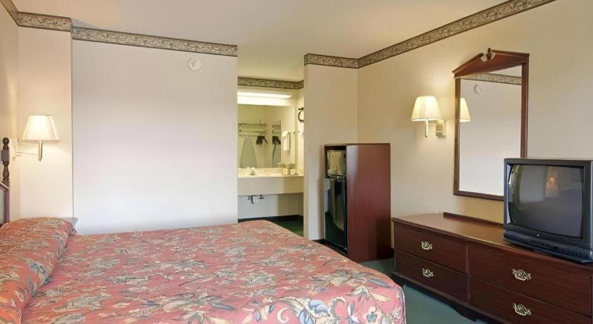 Days Inn & Suites By Wyndham Fort Valley Екстер'єр фото