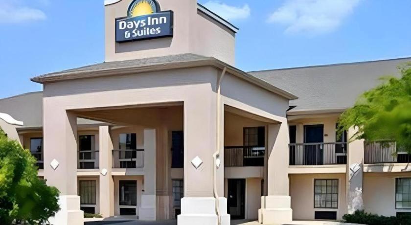 Days Inn & Suites By Wyndham Fort Valley Екстер'єр фото