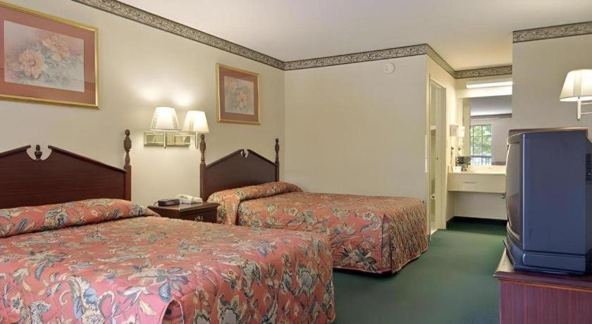 Days Inn & Suites By Wyndham Fort Valley Екстер'єр фото