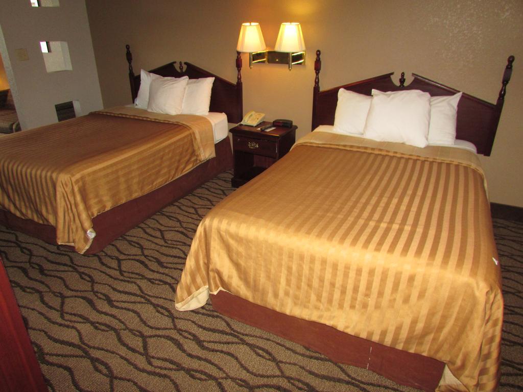 Days Inn & Suites By Wyndham Fort Valley Екстер'єр фото