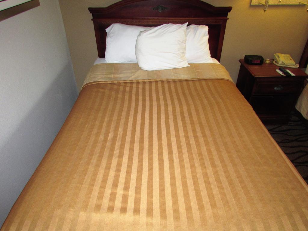 Days Inn & Suites By Wyndham Fort Valley Екстер'єр фото
