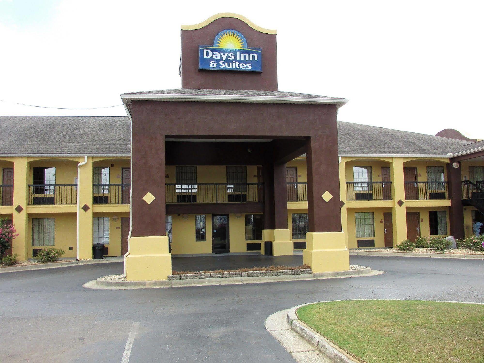 Days Inn & Suites By Wyndham Fort Valley Екстер'єр фото